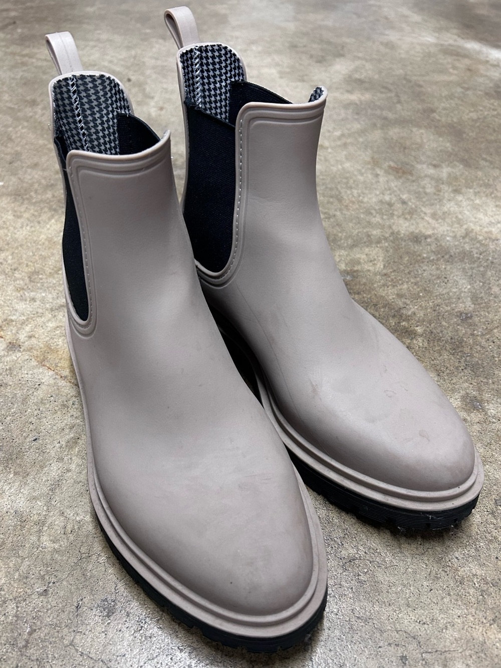 Rain boots